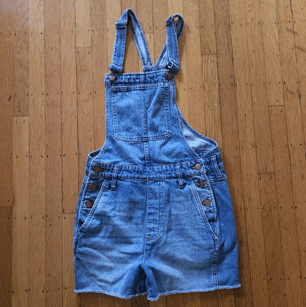 Madewell denim overall shorts, size xs